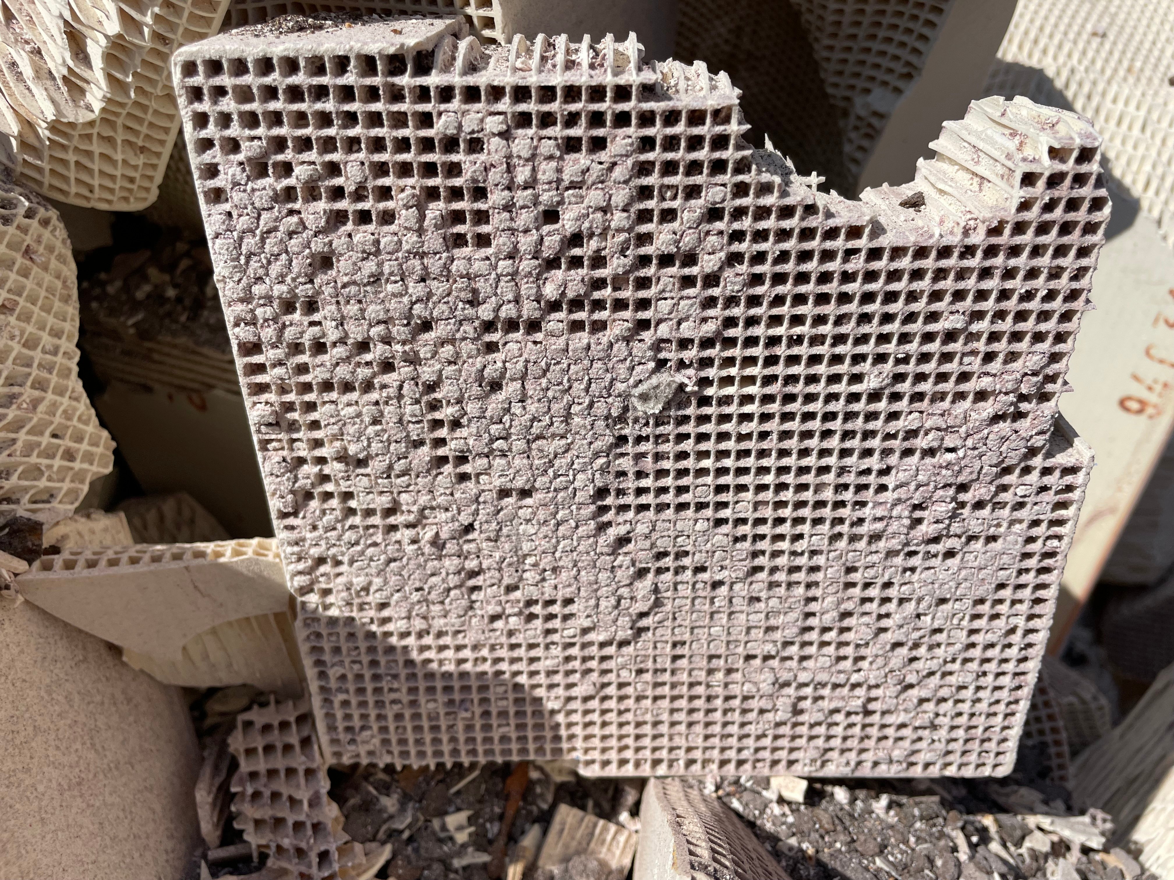 RTO Ceramic Media Plugged with SiO2